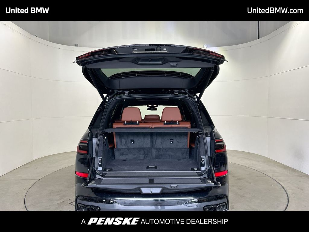 2026 BMW X7 M60i 23