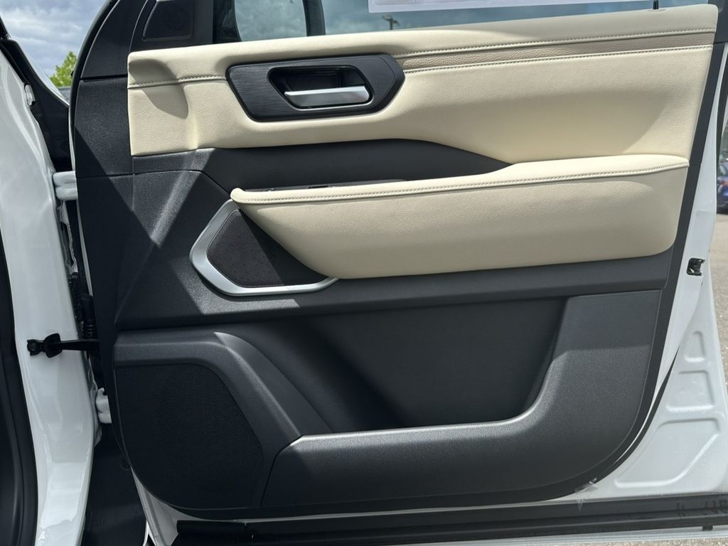 2025 Nissan Armada Platinum