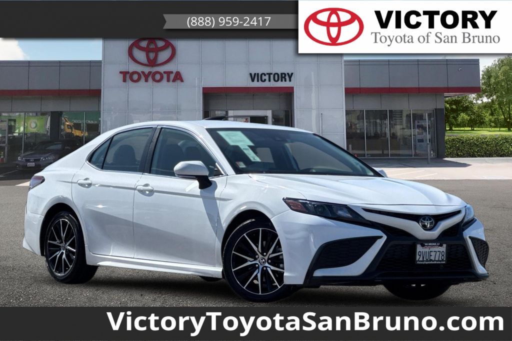 2023 Toyota Camry SE FWD