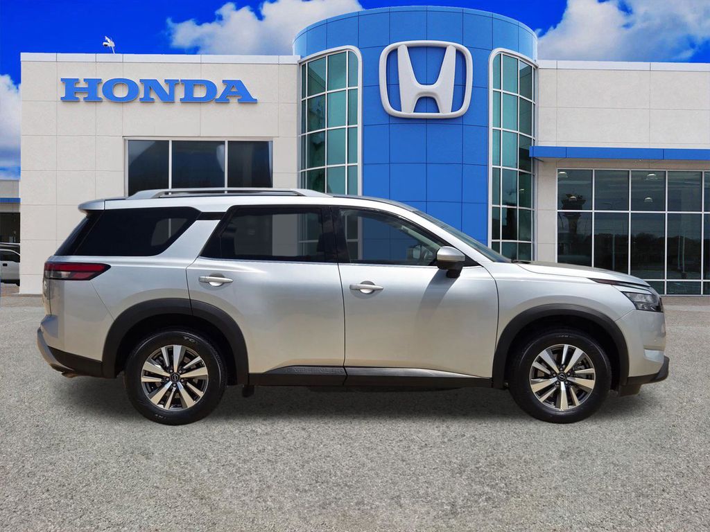 Used 2025 Nissan Pathfinder SUV