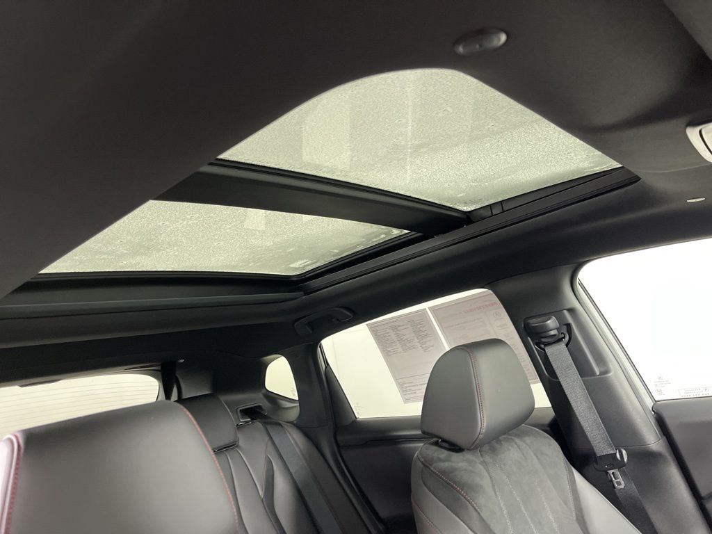 Thumbnail: 2025 Acura ADX - 6