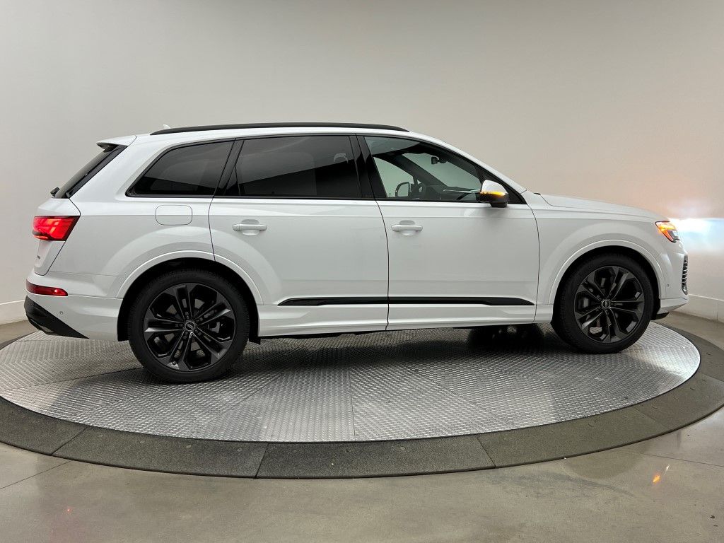 Thumbnail: 2026 Audi Q7 - 6