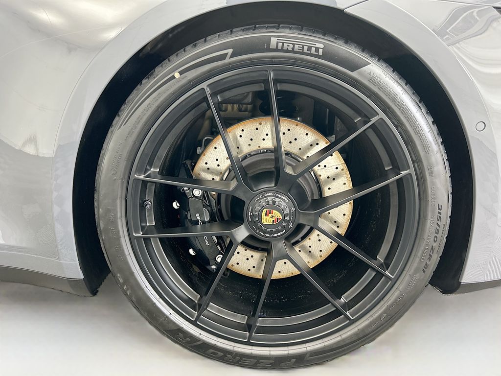 Thumbnail: 2026 Porsche 911 - 30