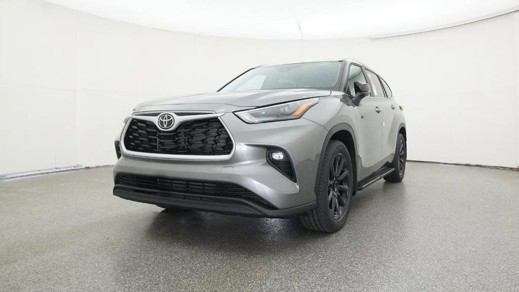 Thumbnail: 2025 Toyota Highlander - 15