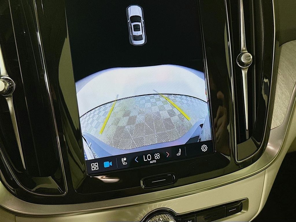 2024 Volvo S60 Plus - Photo 23