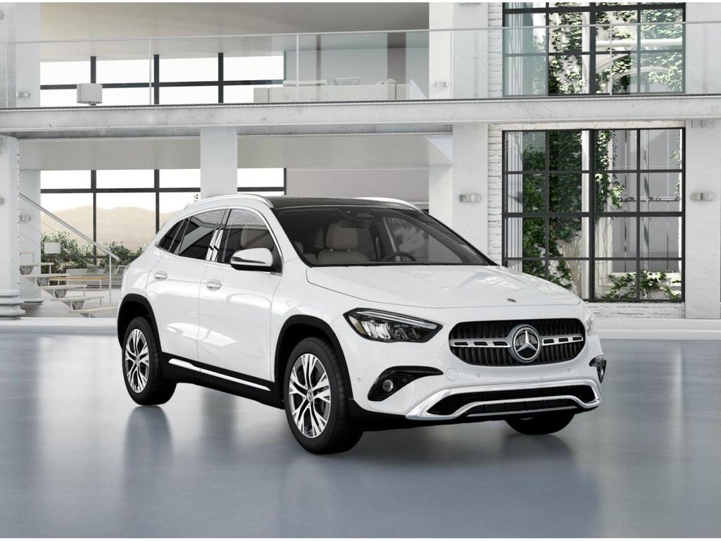 2025 Mercedes-Benz GLA 250 4MATIC 10