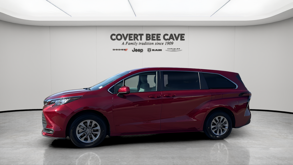 Used Car 2025 Toyota Sienna  Le For Sale Under $50,000 In Austin, Texas