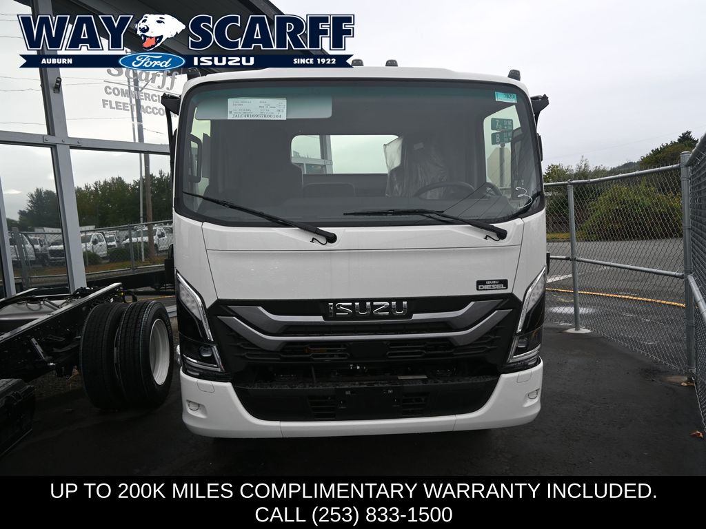 2025 Isuzu NPR XD 