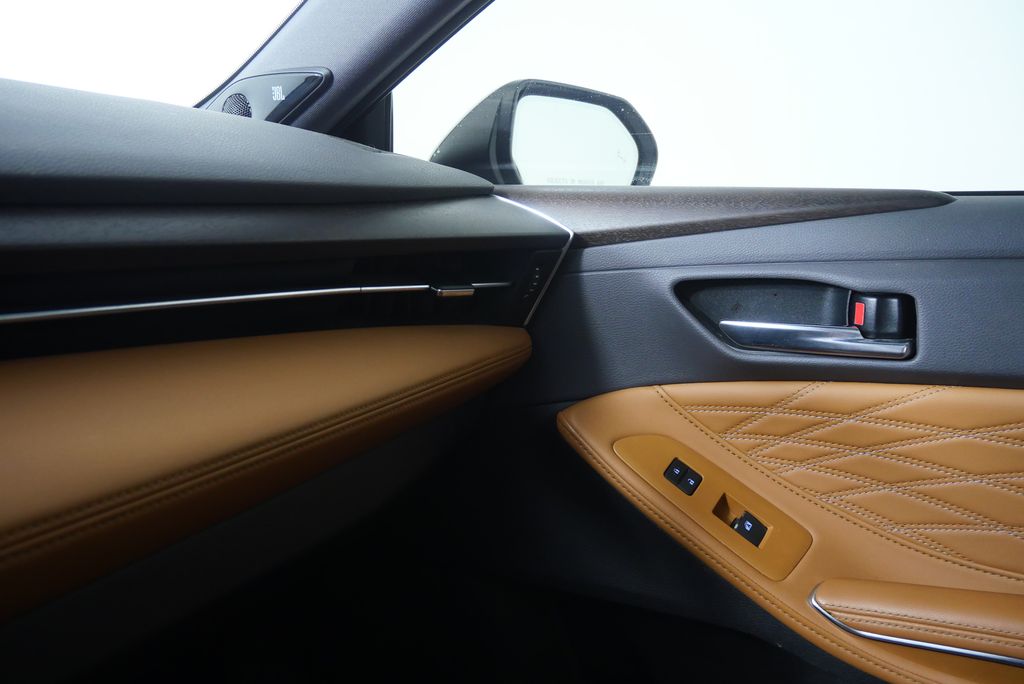 Thumbnail: 2019 Toyota Avalon - 28