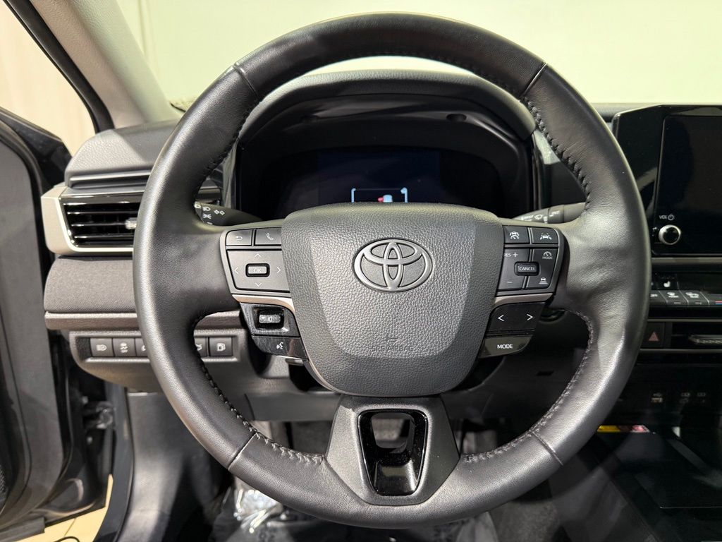 Thumbnail: 2025 Toyota Camry - 21
