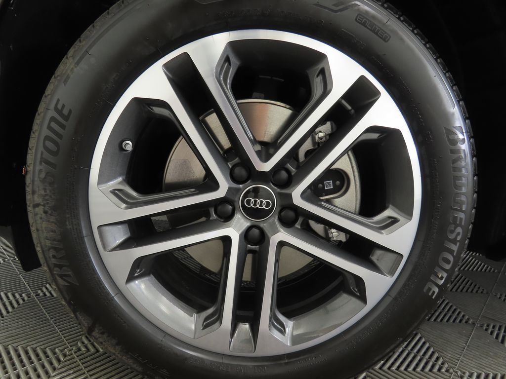 Thumbnail: 2025 Audi Q5 - 31