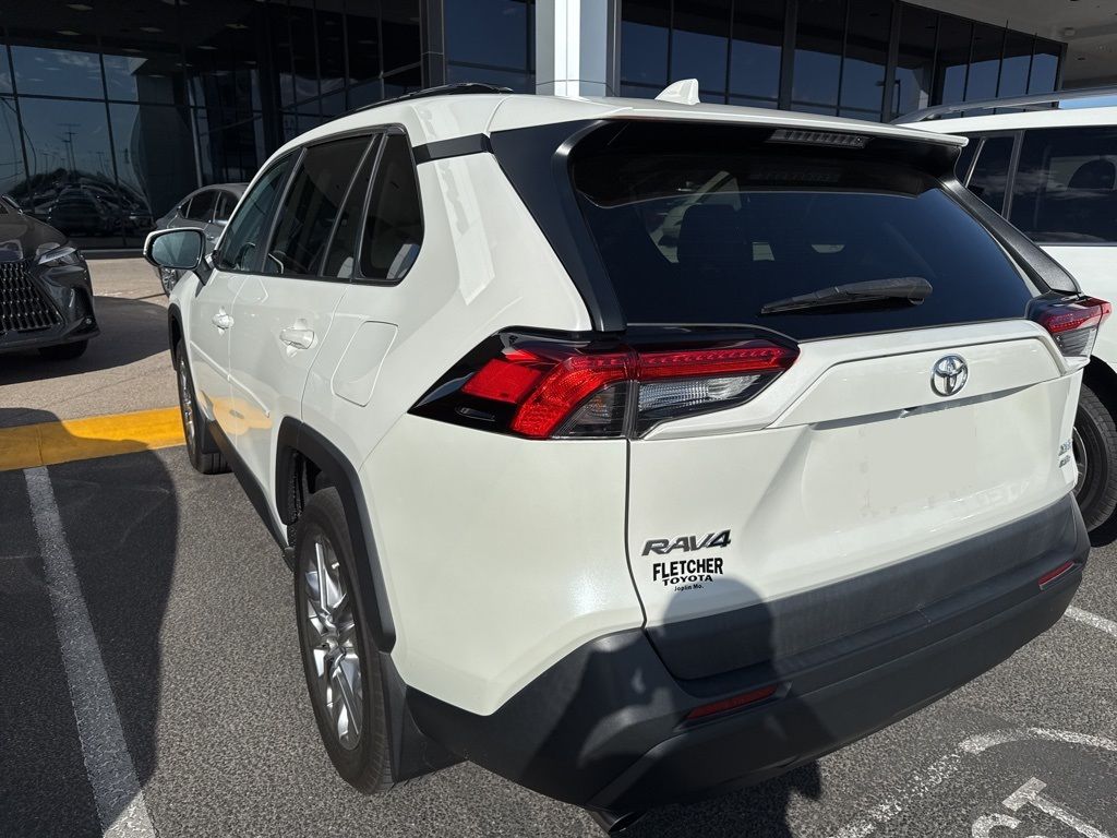 Thumbnail: 2021 Toyota RAV4 - 4