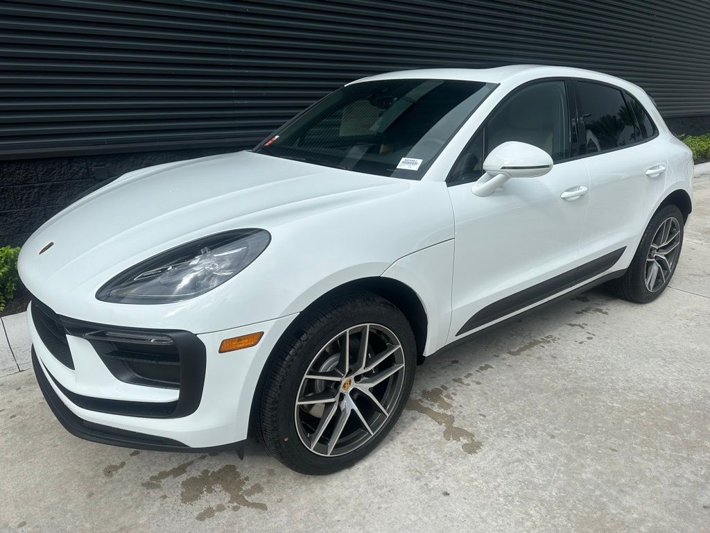 2025 Porsche Macan  5