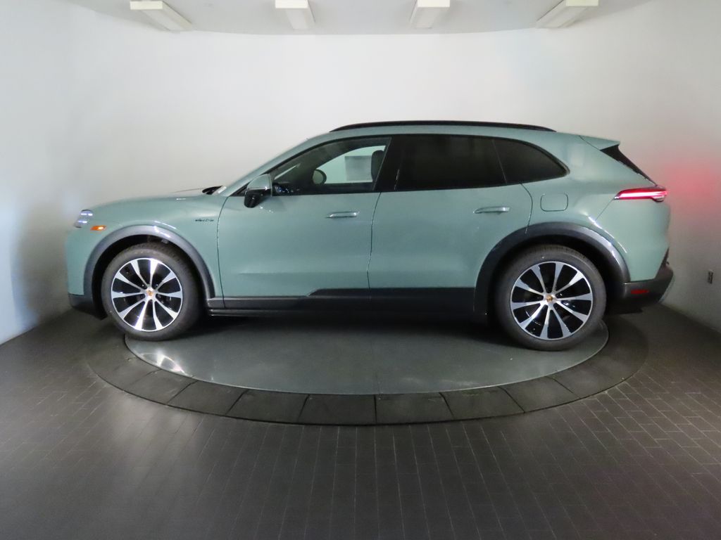 Thumbnail: 2026 Porsche Cayenne - 2