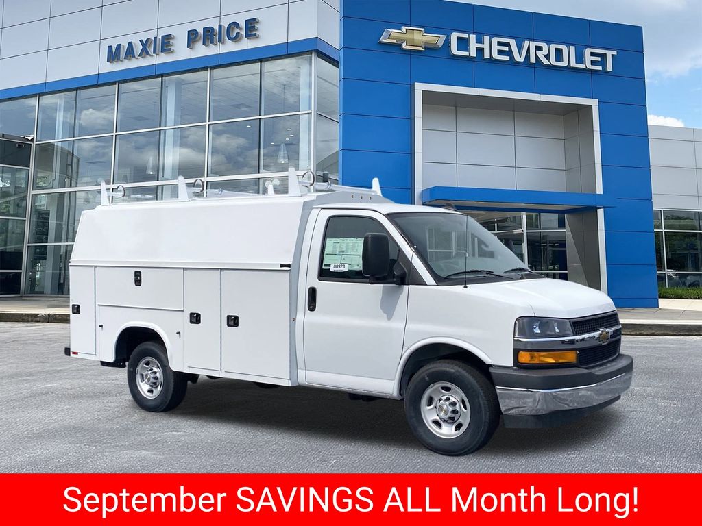 Summit White 2025 Chevrolet Express Chassis Van Rear-Wheel Drive 8-Speed Automatic