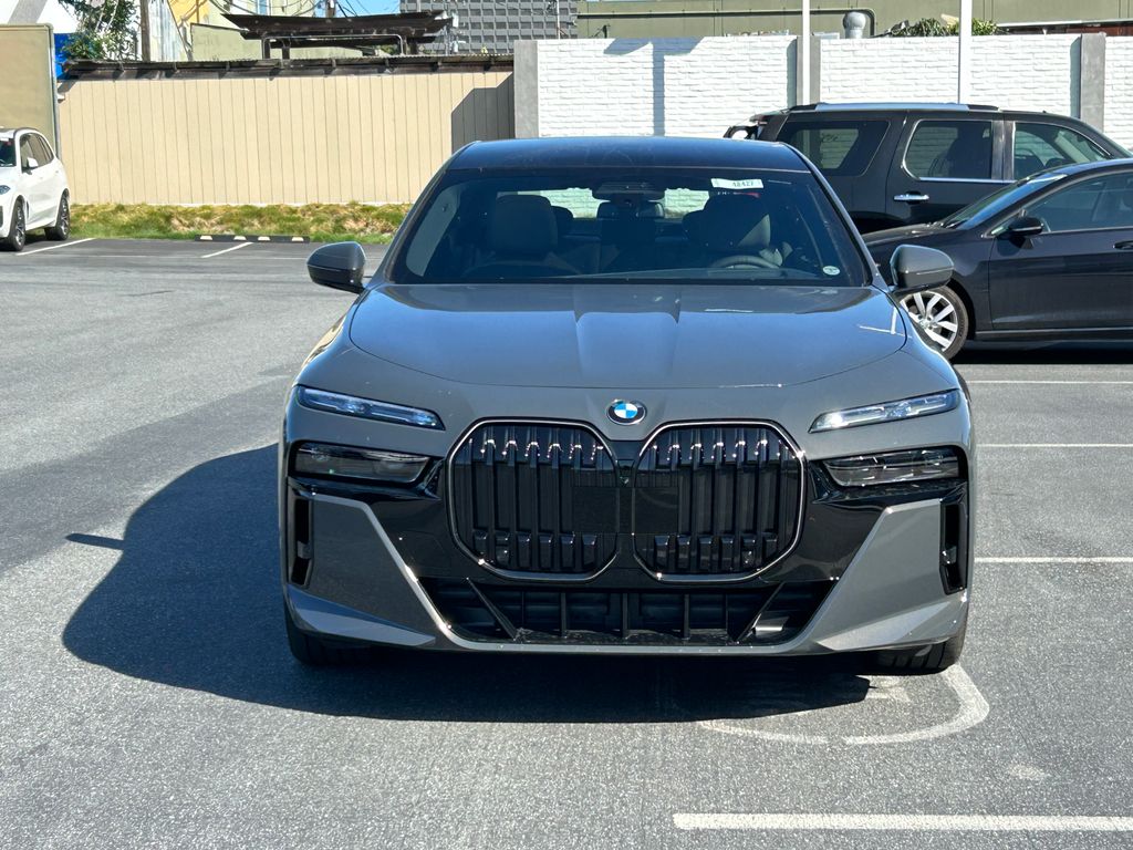 2025 BMW 7 Series 760i xDrive 8