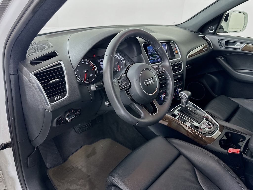 Thumbnail: 2016 Audi Q5 - 9