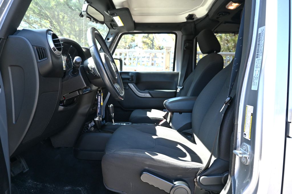 2015 Jeep Wrangler Unlimited Sport 3