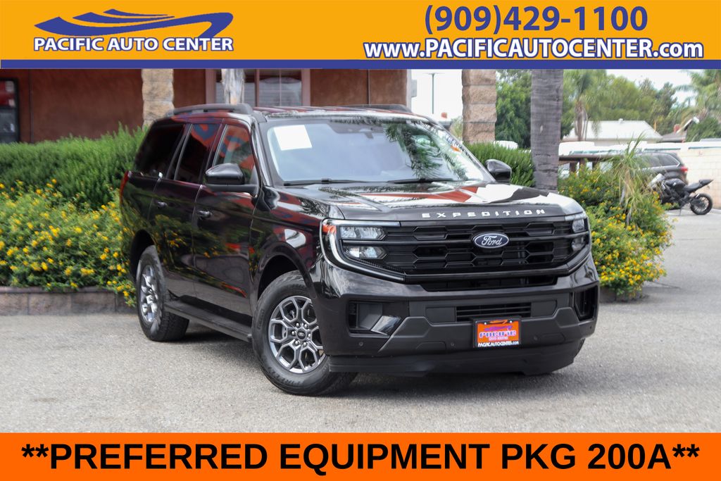 Black Metallic 2025 Ford Expedition SUV / Crossover Four-Wheel Drive Automatic