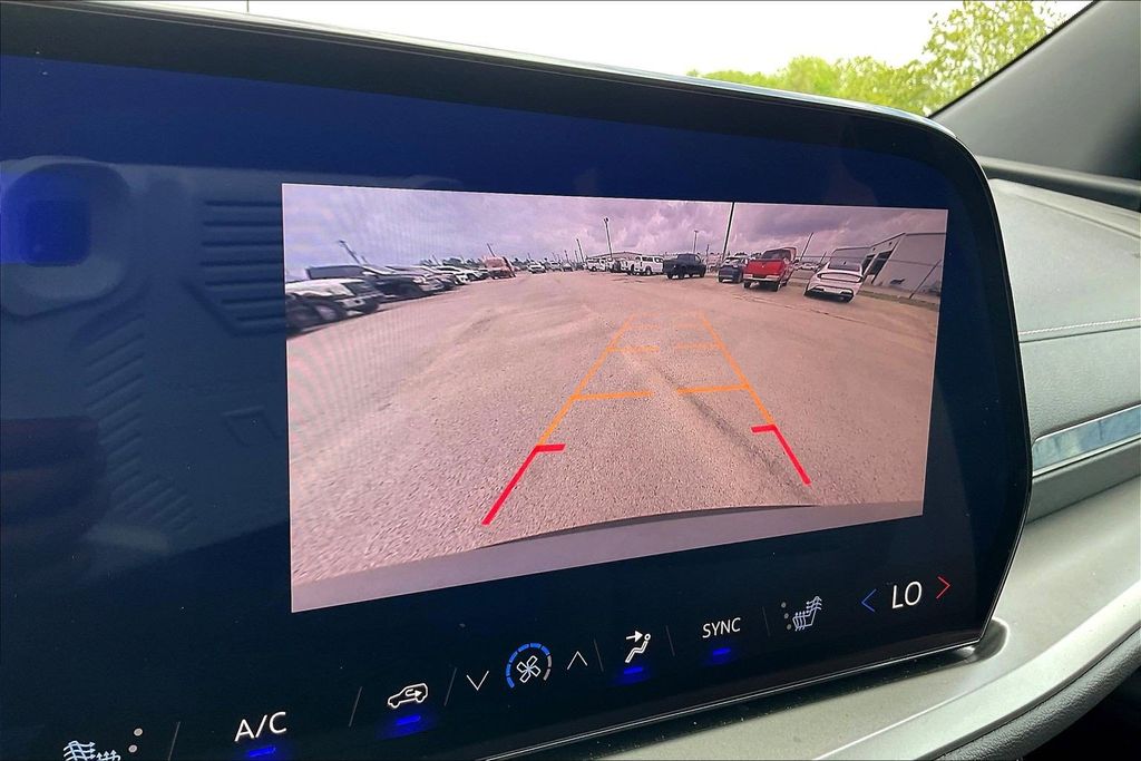 Used 2025 Chevrolet Traverse LT 4D Sport Utility