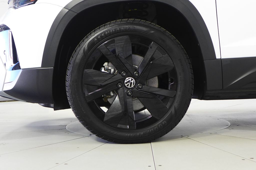 Thumbnail: 2025 Volkswagen Taos - 5