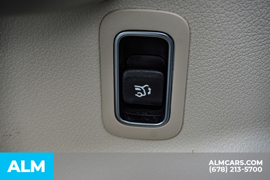 Used 2024 White Mercedes-Benz GLB 250 image 49