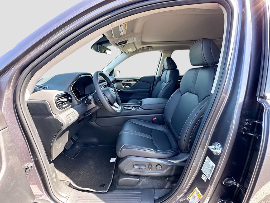 Thumbnail: 2025 Honda Pilot - 16