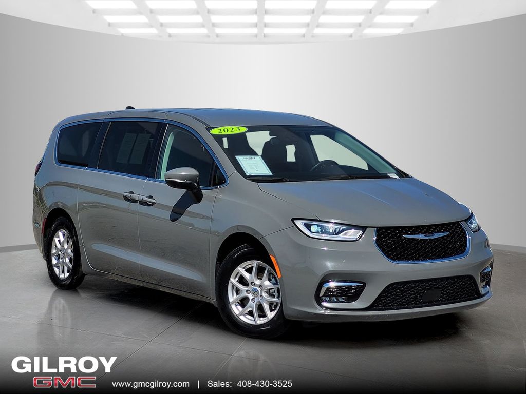 2023 Chrysler Pacifica Touring L FWD