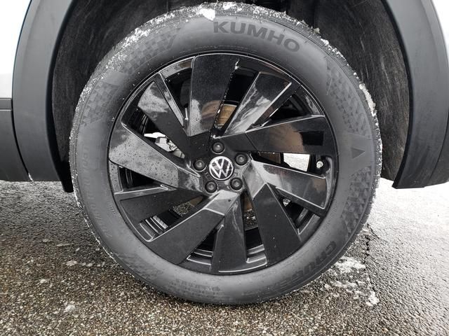 new 2026 Volkswagen Atlas Cross Sport car, priced at $48,076