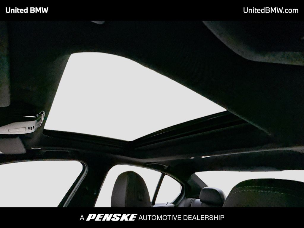 Thumbnail: 2025 BMW 3 Series - 12