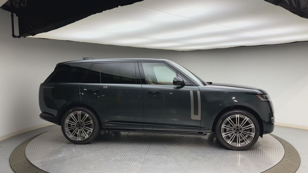 Thumbnail: 2026 Land Rover Range Rover - 9
