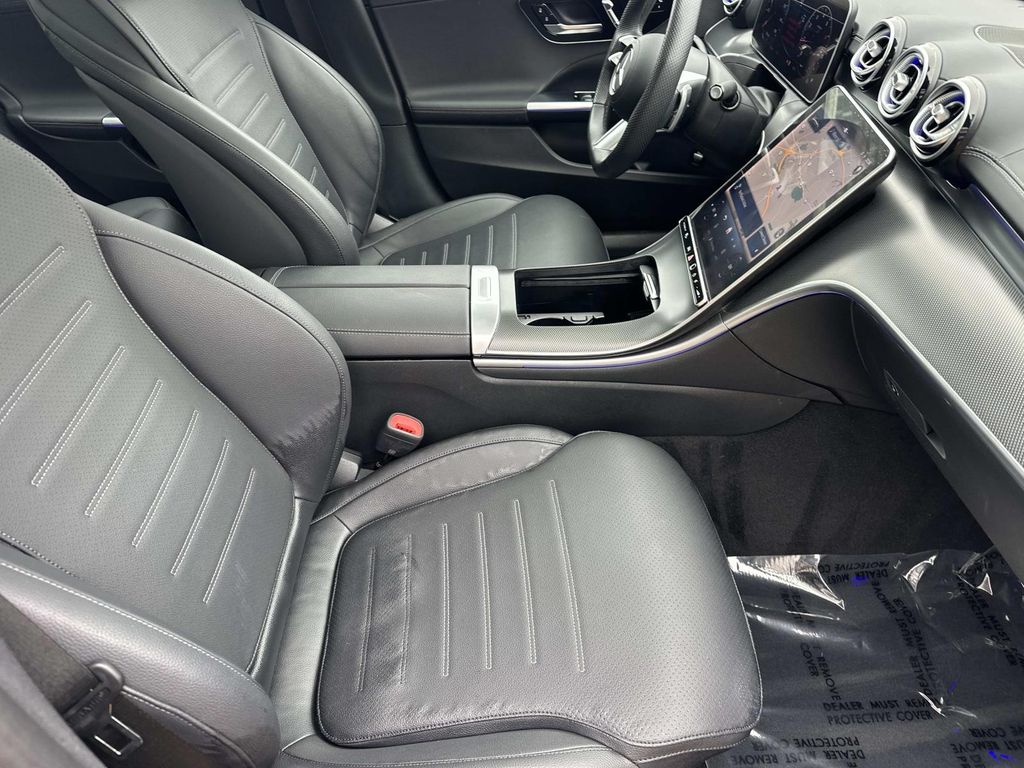 Thumbnail: 2025 Mercedes-Benz C-Class - 21