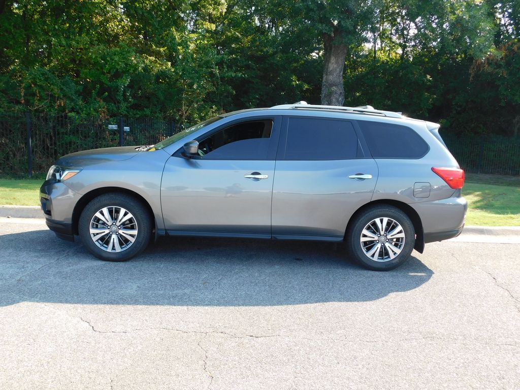 Thumbnail: 2020 Nissan Pathfinder - 2