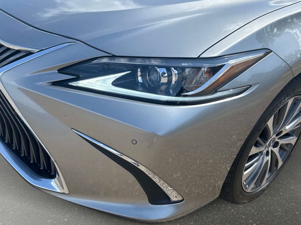 Used 2020 Lexus ES Sedan