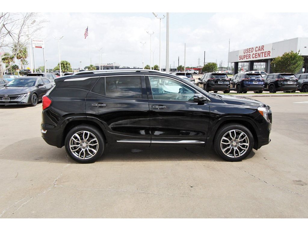 2024 GMC Terrain Denali - 4