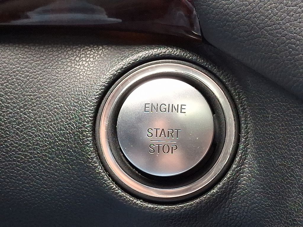 2011 Mercedes-Benz GL-Class GL 550 25