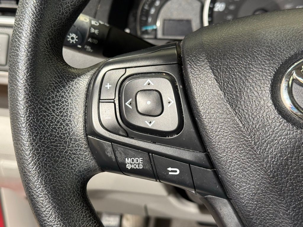 Thumbnail: 2015 Toyota Camry - 21