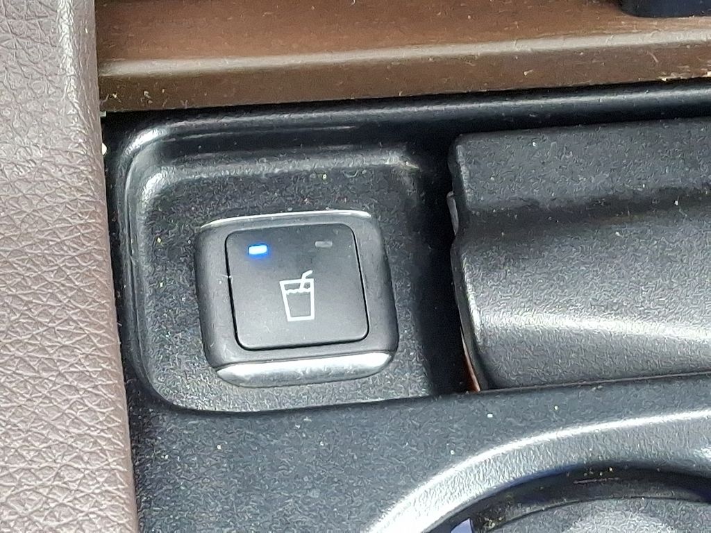 Thumbnail: 2019 Mercedes-Benz GLS - 28