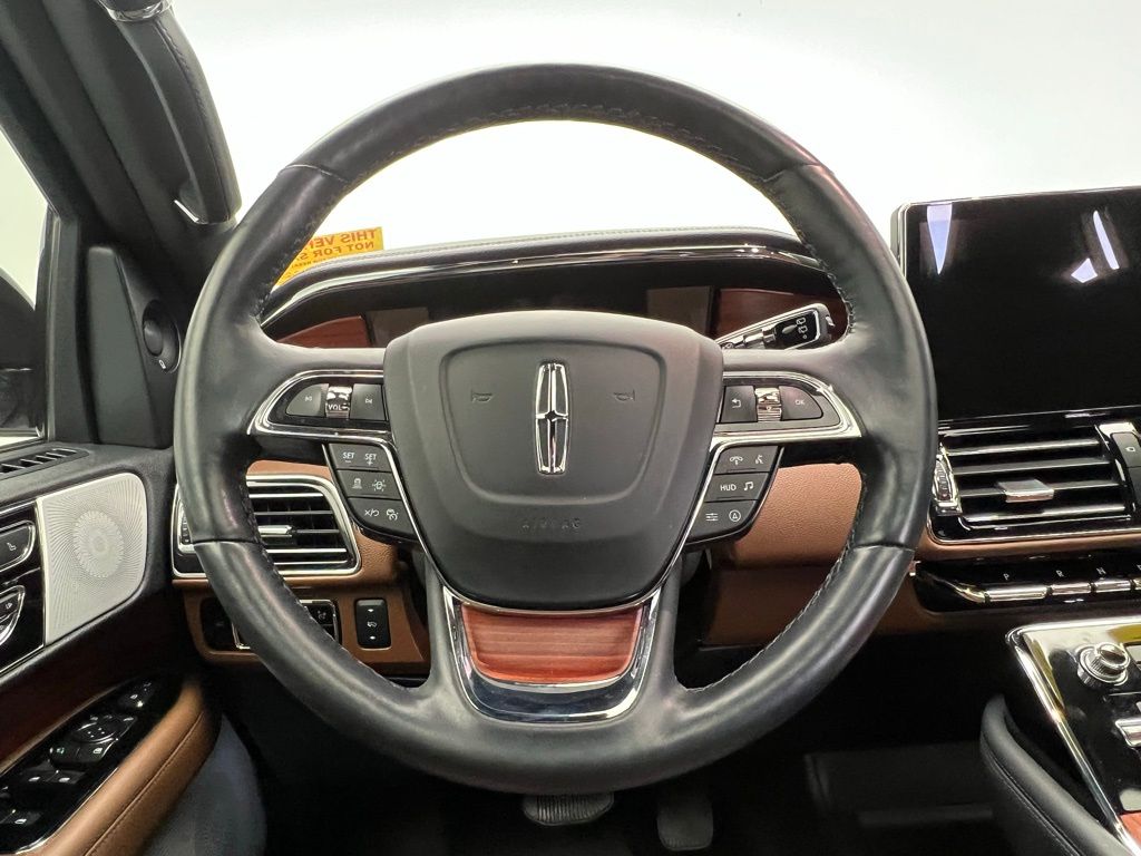 Thumbnail: 2024 Lincoln Navigator - 17