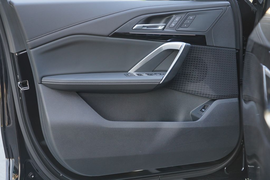 Thumbnail: 2027 BMW X1 - 12