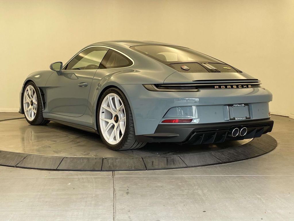 2024 Porsche 911 S/T - 2