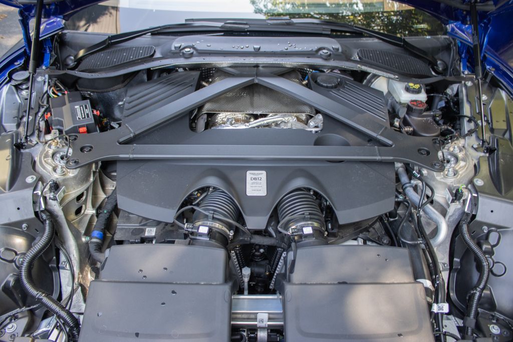 2025 Aston Martin DB12 Base - Photo 25