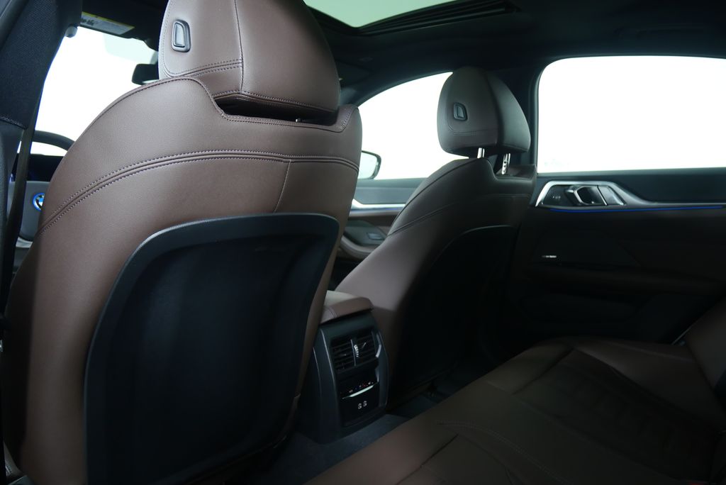 Thumbnail: 2025 BMW i4 - 19