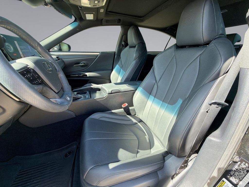 Thumbnail: 2024 Lexus ES - 30