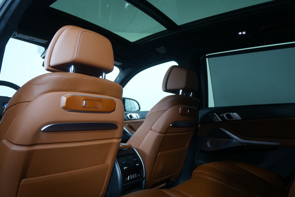 Thumbnail: 2024 BMW X7 - 17