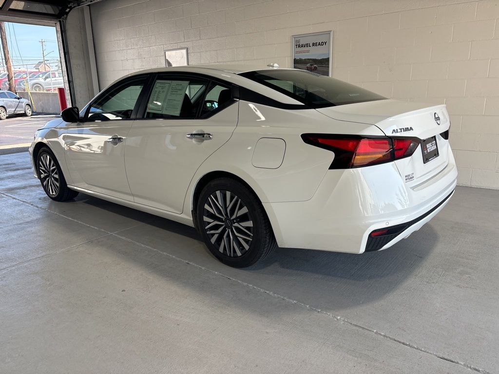 2025 Nissan Altima SV - Photo 6