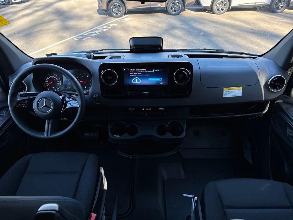 2025 Mercedes-Benz Sprinter 2500 Cargo 144 WB - 11
