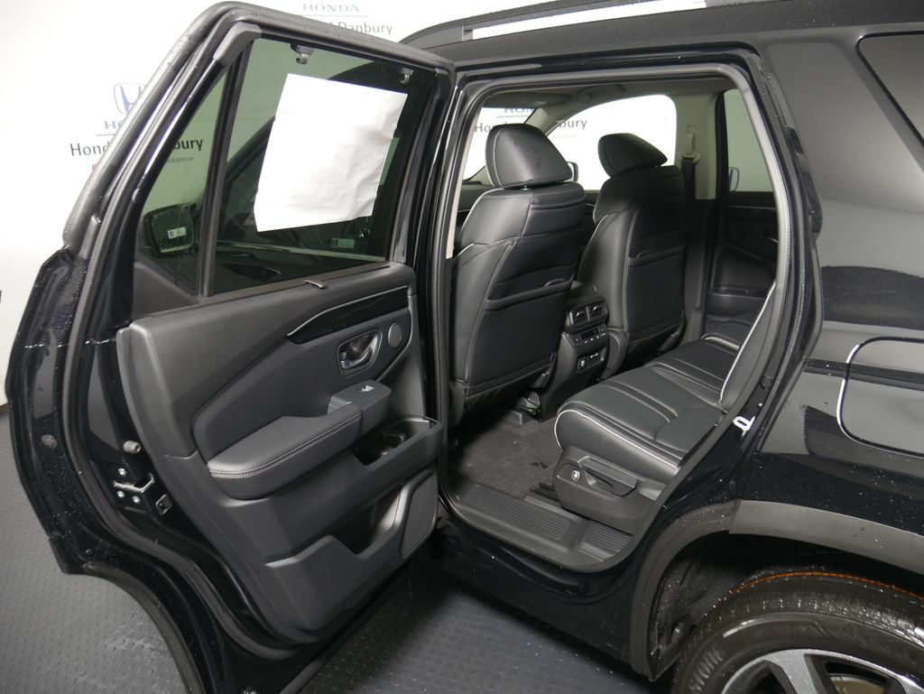 Thumbnail: 2025 Honda Pilot - 9