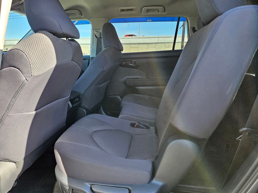 Used Car 2024 Toyota Highlander  Le For Sale Under $35,000 In San Marcos, Texas