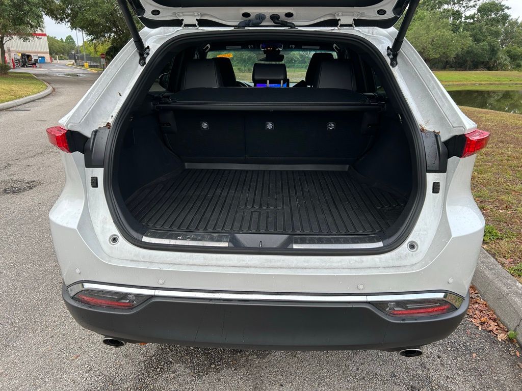 2024 Toyota Venza XLE 10